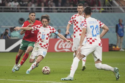 虎牙官方公告： Weibo Gaming 打野 Tian 将于明天开始他的首次直播， Tian 转发：我回来了~