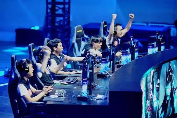 恭喜苏州KSG晋级夏季赛第二轮A组！